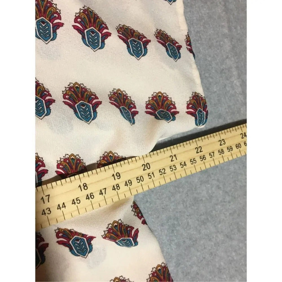 Womens Show Me Your MuMu Blouse Size Small Feathers Novelty Print White - Picture 2 of 3